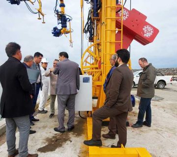 بازوی تخلیه و بارگیری دریایی انزلی