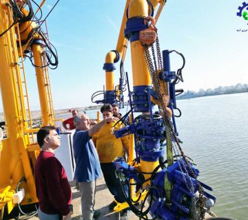 بازوی تخلیه و بارگیری دریایی انزلی